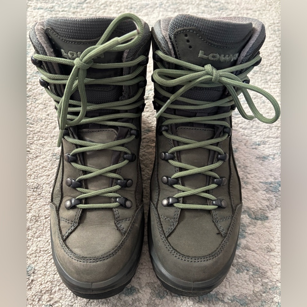 Lowa - Renegade Gortex Mid Hiking Boots in Green Women’s Size 8
